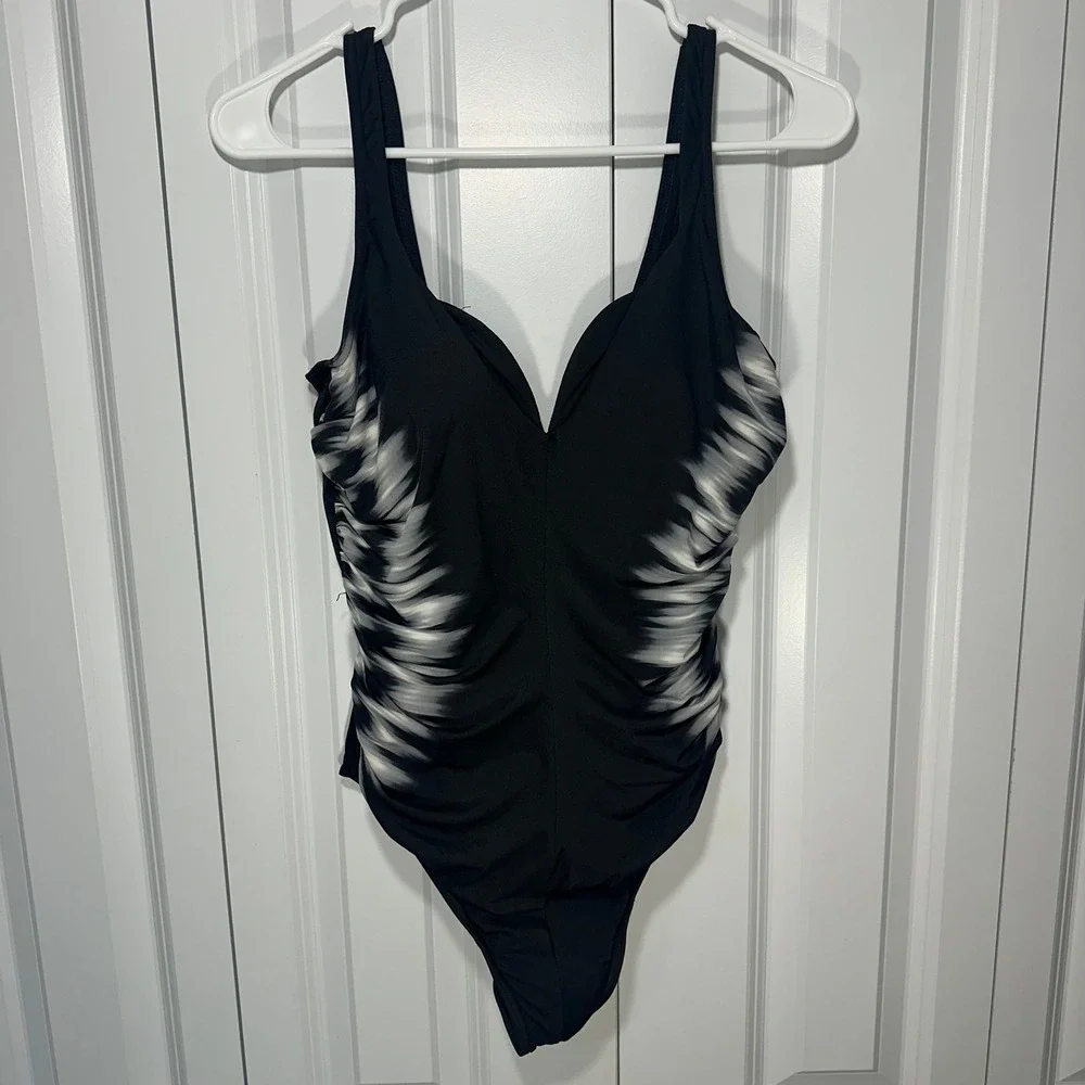 Miraclesuit Sound Wave Temptress One Piece Swimsuit 12-14 Black Ruched Slimming